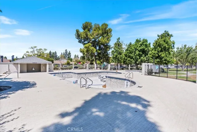 $1,149,888 | 4 Wintergreen, Unit 4, Irvine, CA 92604