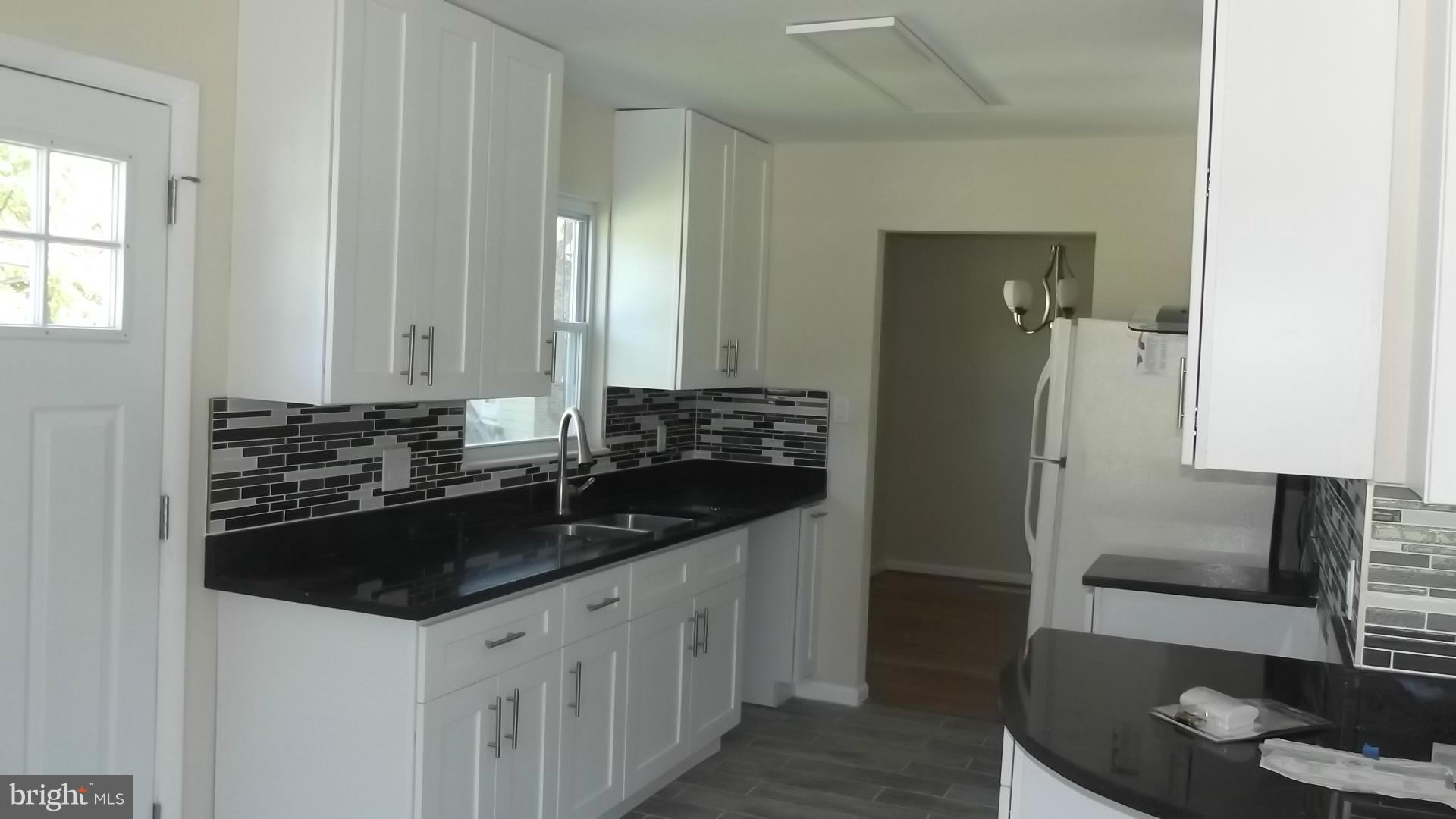 5213 Whitfield Chapel Road Lanham, MD 20706 - Photo 2 of 19 Kitchen