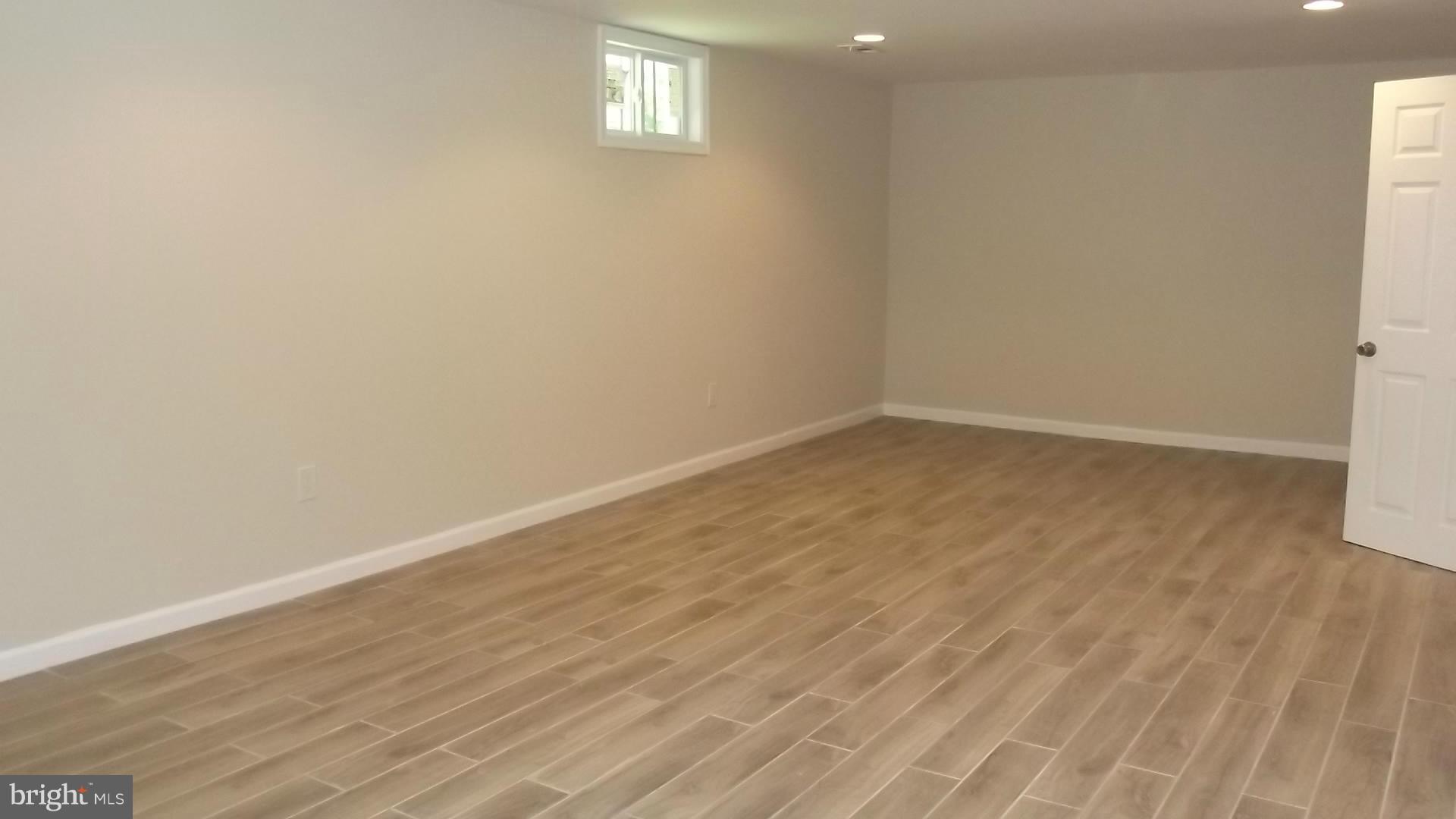 5213 Whitfield Chapel Road Lanham, MD 20706 - Photo 12 of 19 Interior (General)