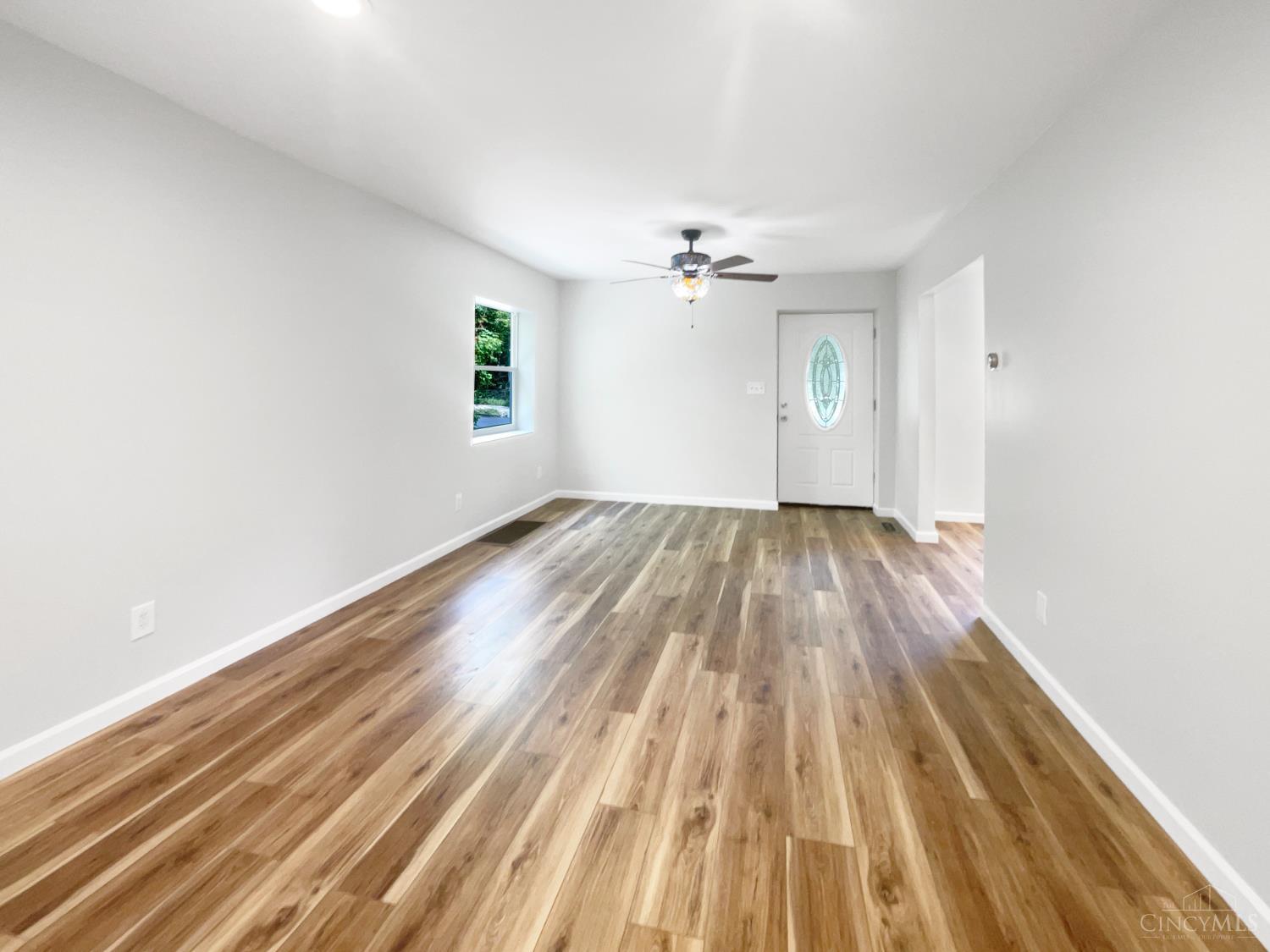 155 Bonham Road Cincinnati, OH 45215 - Photo 6 of 30