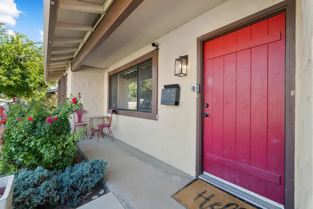 $575,000 | 260 Flower Drive, Folsom, CA 95630