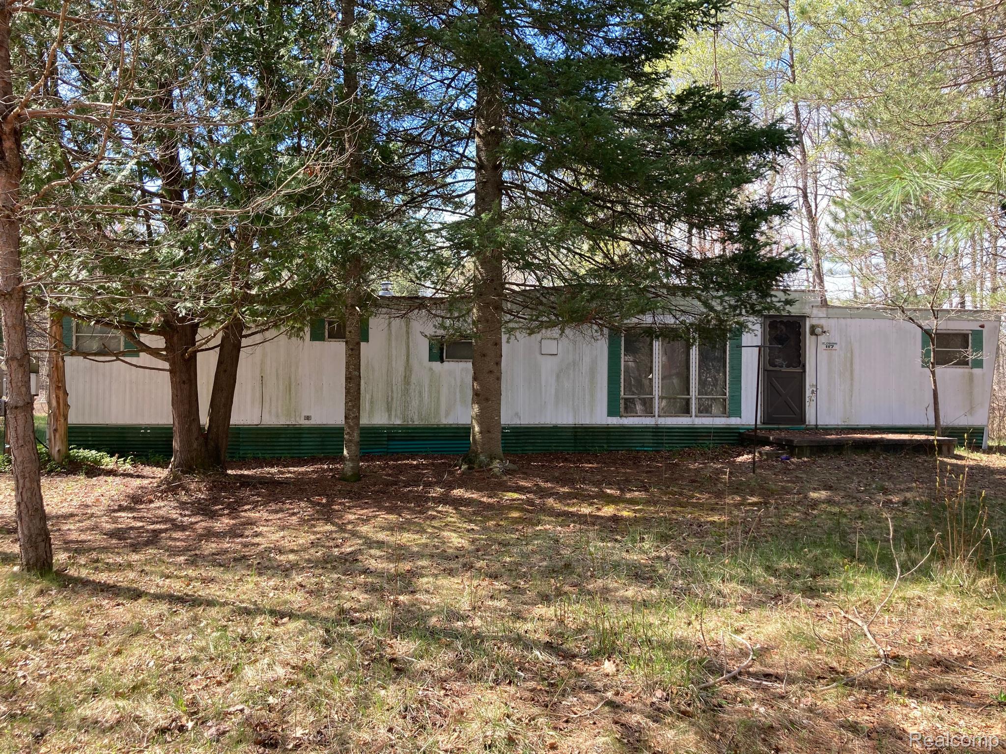 117 Sugar River Road Gladwin, MI 48624 - Photo 7 of 17 Gallery Image 7