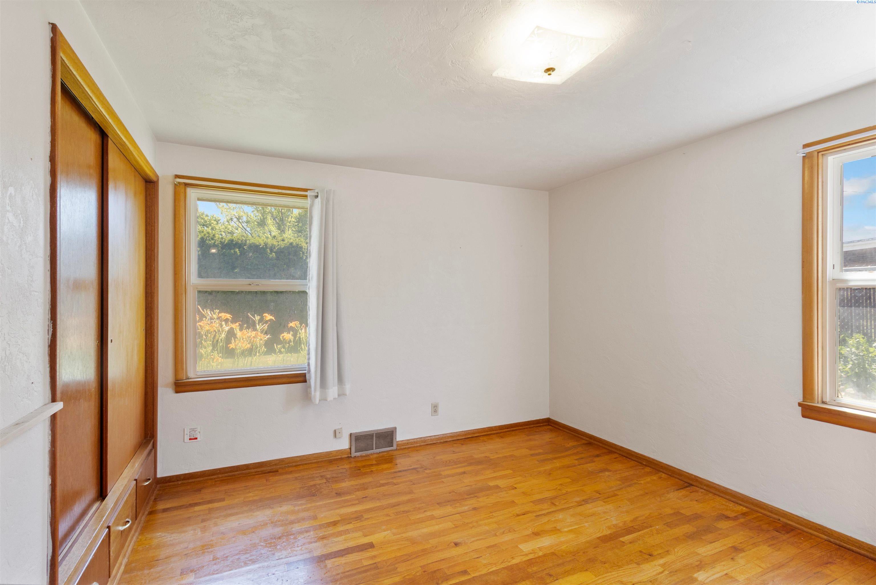 7 South Reed Street Kennewick, WA 99336 - Photo 12 of 23 Gallery Image 12