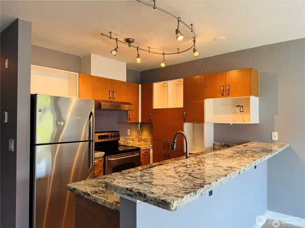 $299,900 | 2440 Western Avenue, Unit 602, Seattle, WA 98121