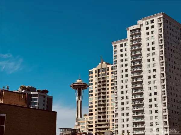 $299,900 | 2440 Western Avenue, Unit 602, Seattle, WA 98121