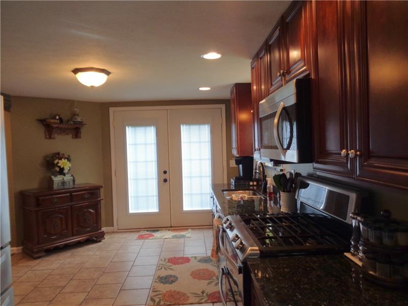 41 Broad Street Transfer, PA 16154 - Photo 3 of 21