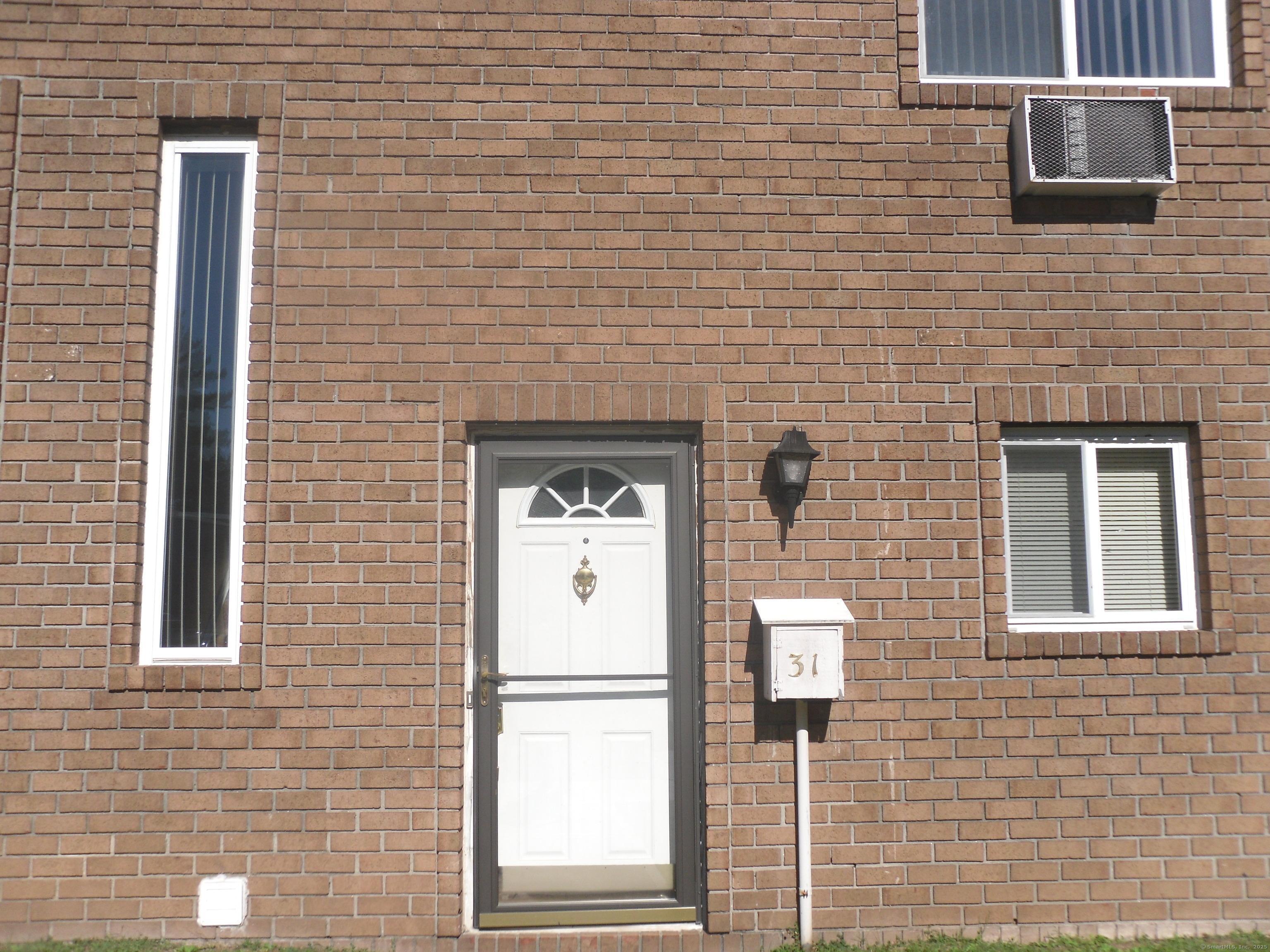 31 Sutton Place, Unit 31 Bloomfield, CT 06002 - Photo 2 of 28 Welcome Home