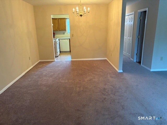 31 Sutton Place, Unit 31 Bloomfield, CT 06002 - Photo 9 of 28 a view of a bathroom with a sink and a mirror