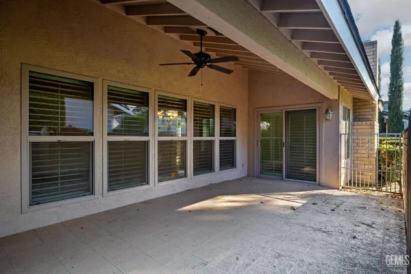a view of a yard in front of a house