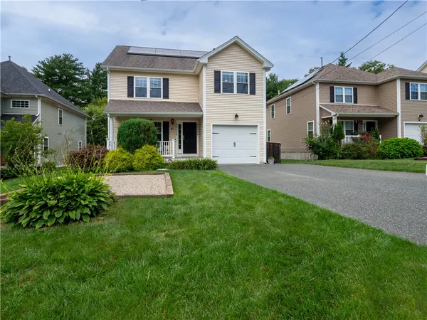 $685,000 | 41 Hickory Road, Cumberland, RI 02864