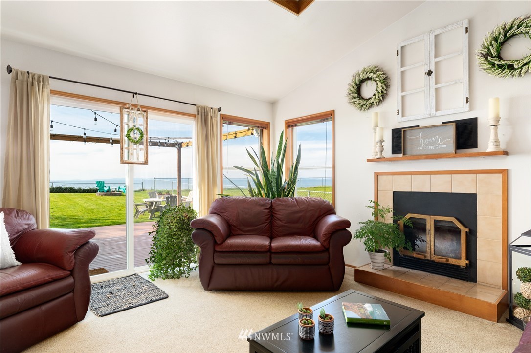 1943 West Beach Road Oak Harbor, WA 98277 - Photo 11 of 39 Gallery Image 11