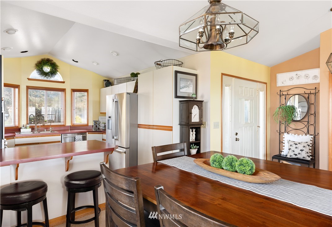1943 West Beach Road Oak Harbor, WA 98277 - Photo 18 of 39 Gallery Image 18