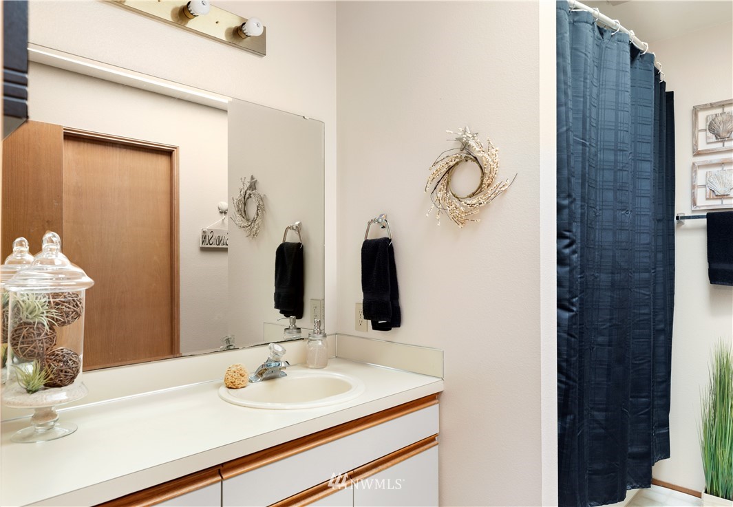 1943 West Beach Road Oak Harbor, WA 98277 - Photo 25 of 39 Gallery Image 25