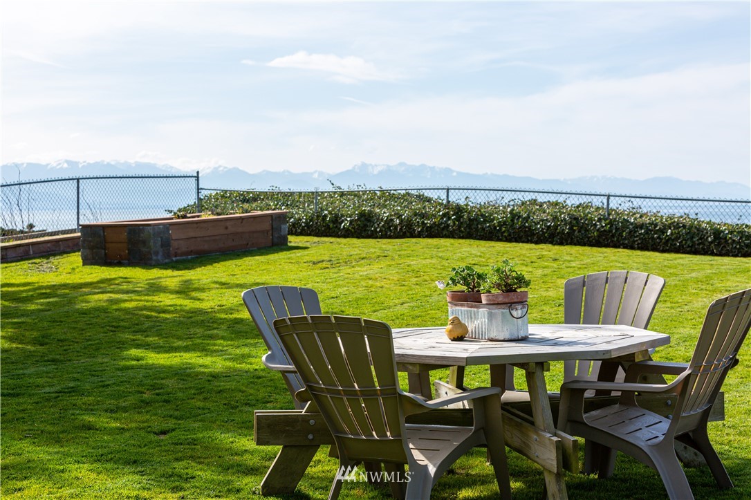1943 West Beach Road Oak Harbor, WA 98277 - Photo 5 of 39 Gallery Image 5