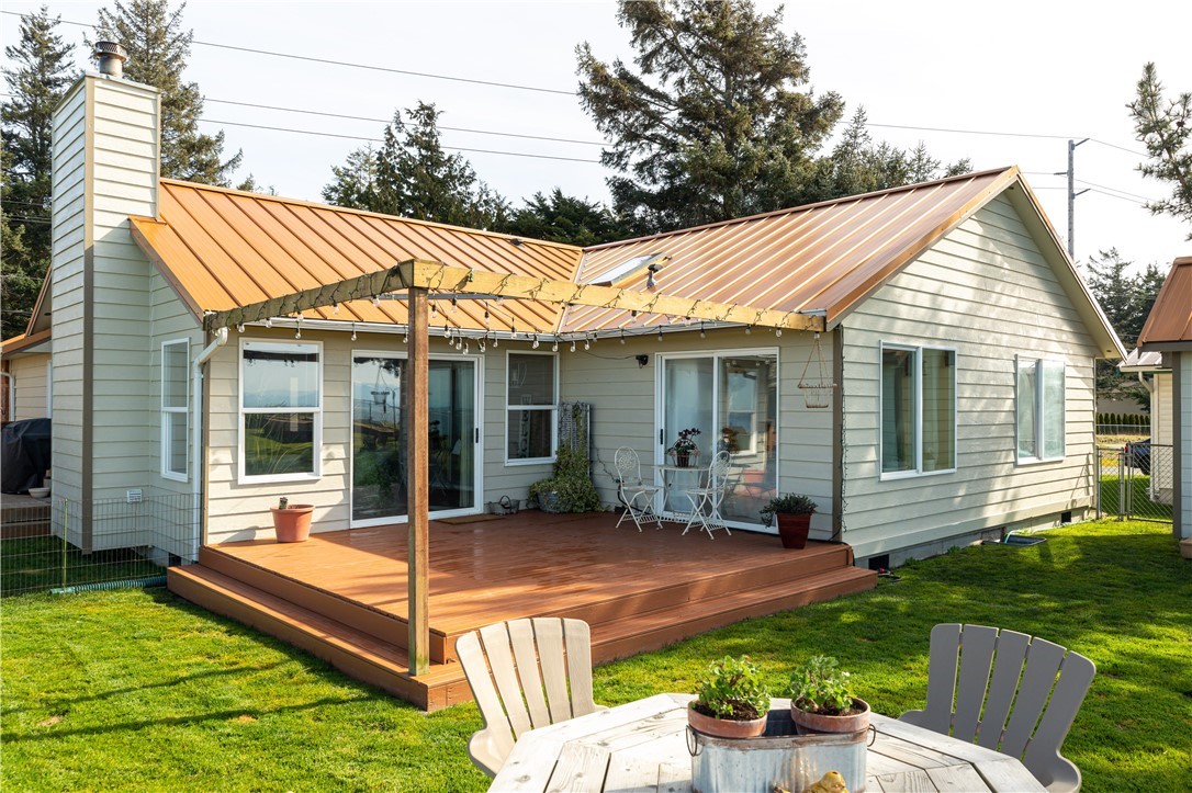 1943 West Beach Road Oak Harbor, WA 98277 - Photo 7 of 39 Gallery Image 7
