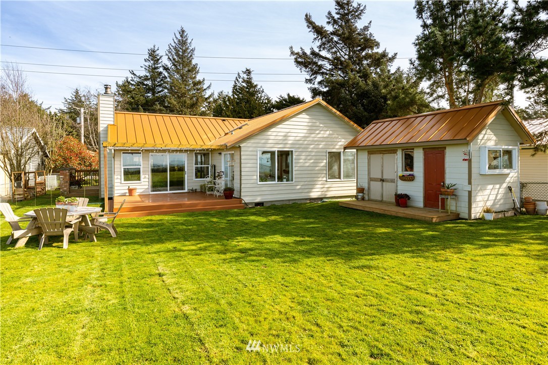 1943 West Beach Road Oak Harbor, WA 98277 - Photo 8 of 39 Gallery Image 8