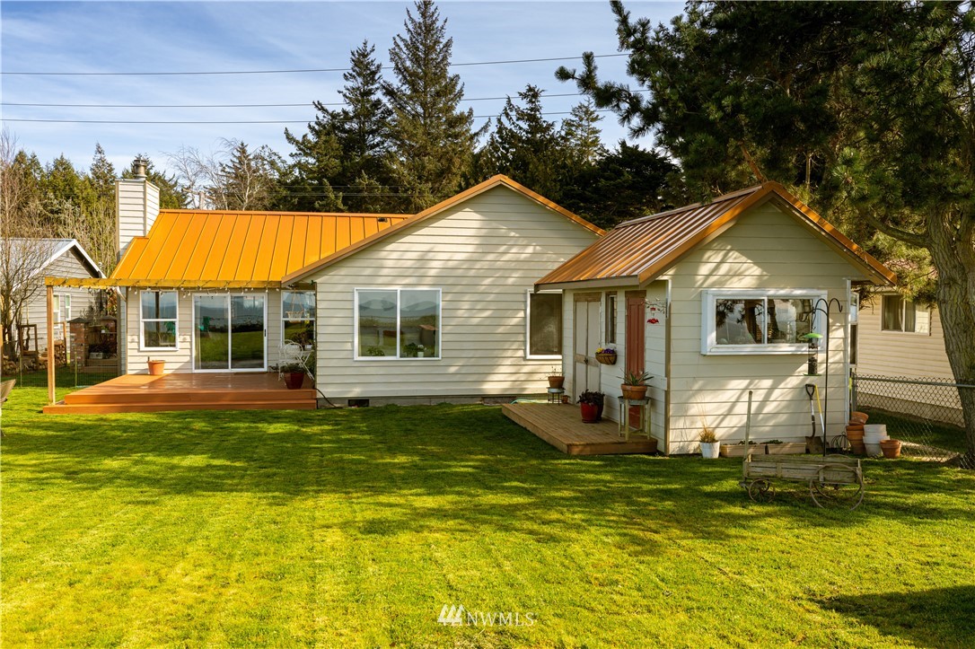 1943 West Beach Road Oak Harbor, WA 98277 - Photo 10 of 39 Gallery Image 10