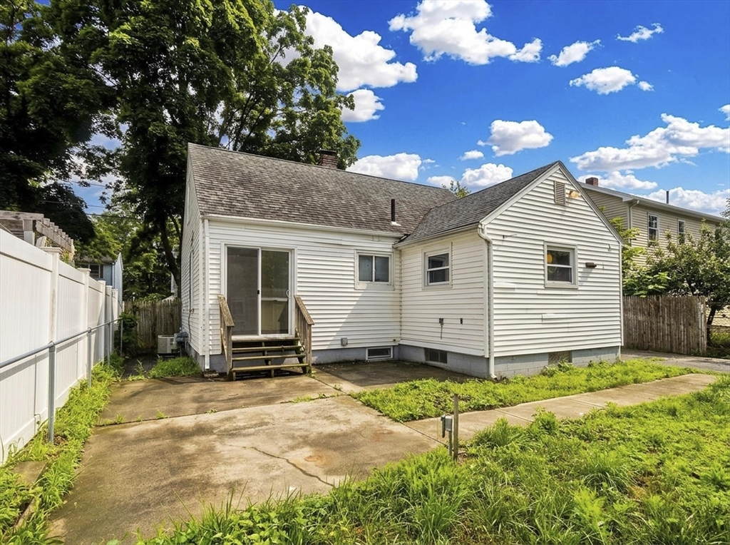 102 San Miguel Street Springfield, MA 01104 - Photo 36 of 37