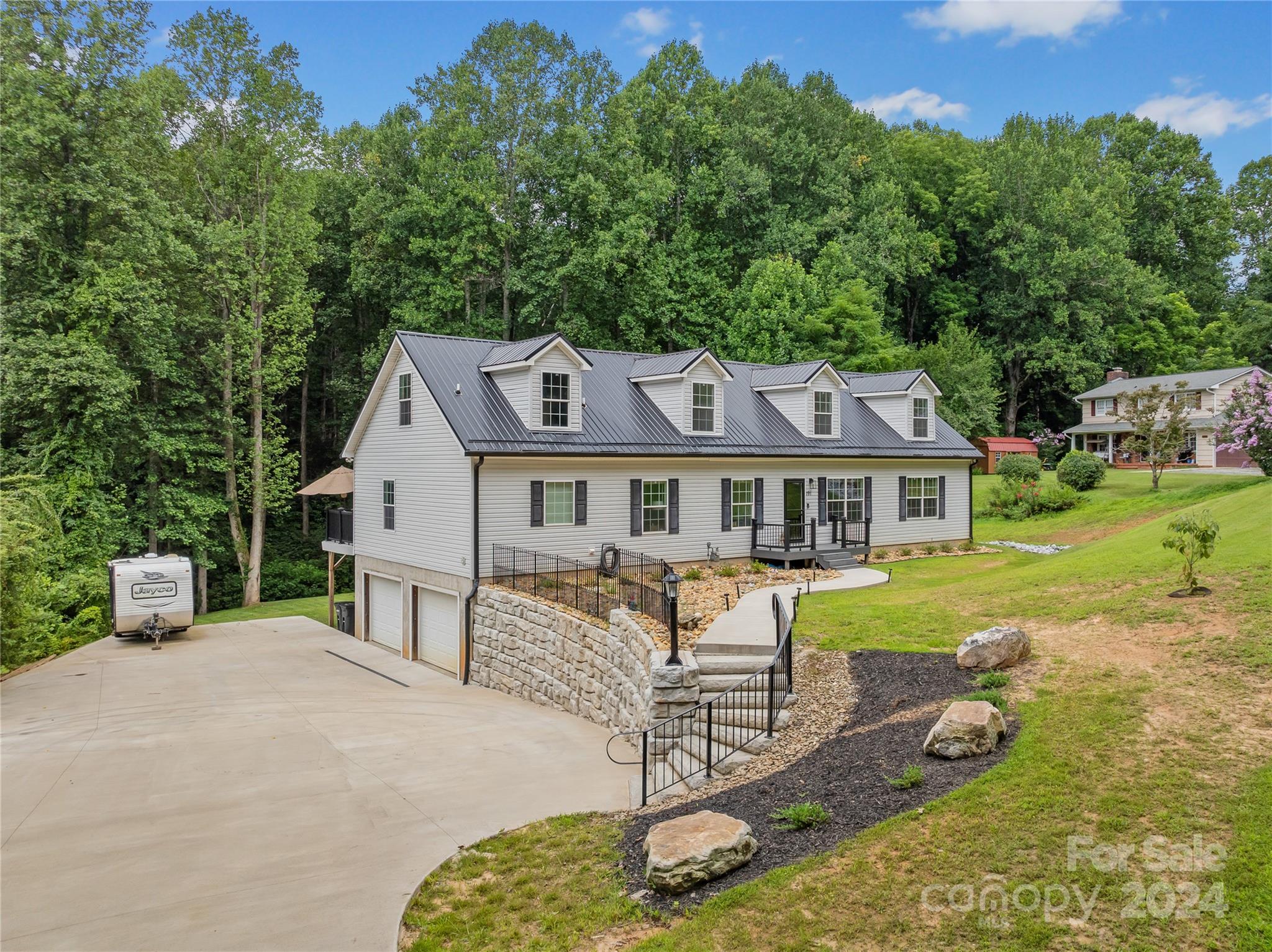 191 Glazener Road Brevard, NC 28712 - Photo 1 of 48 Gallery Image 1