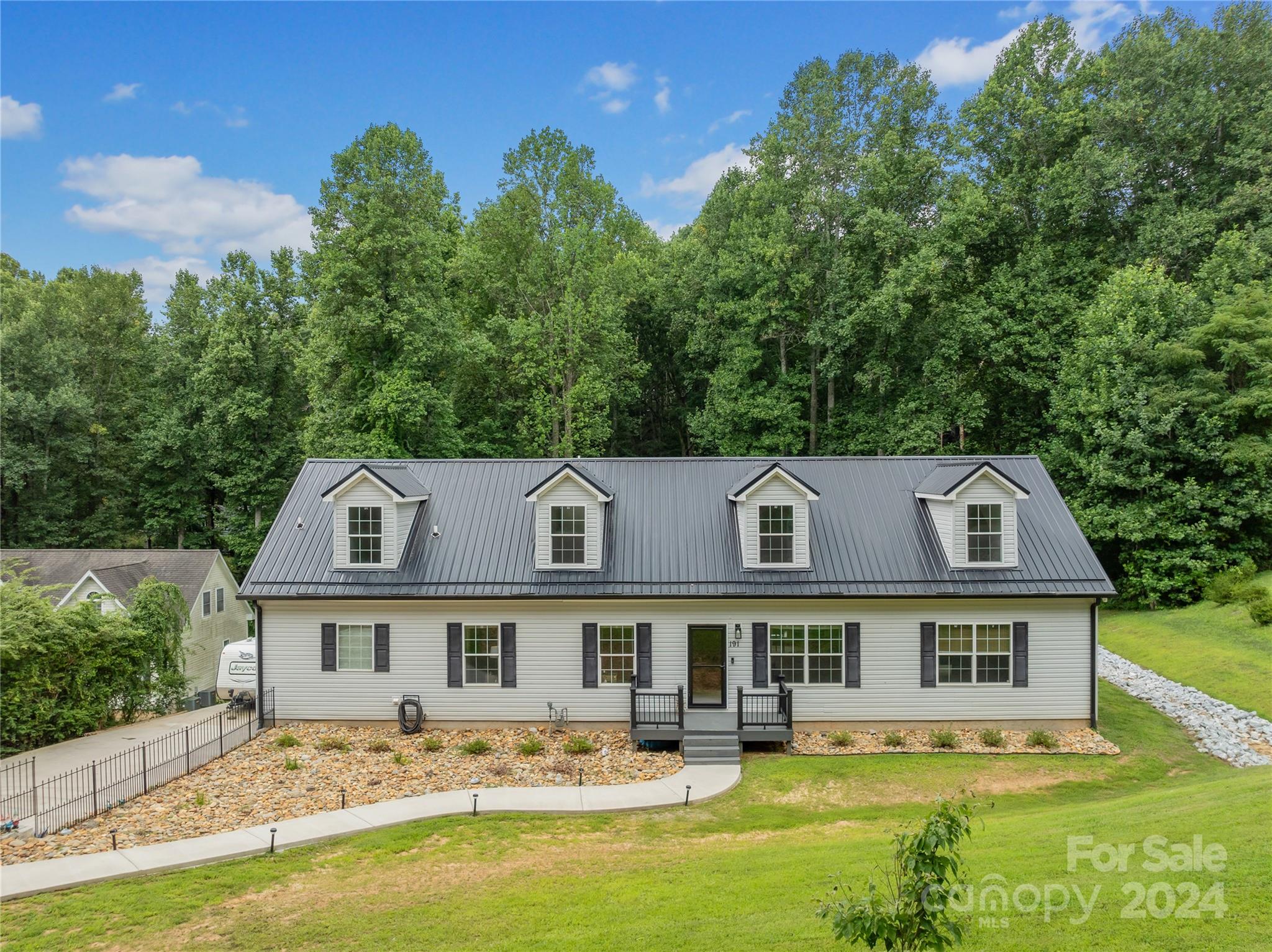 191 Glazener Road Brevard, NC 28712 - Photo 4 of 48 Gallery Image 4