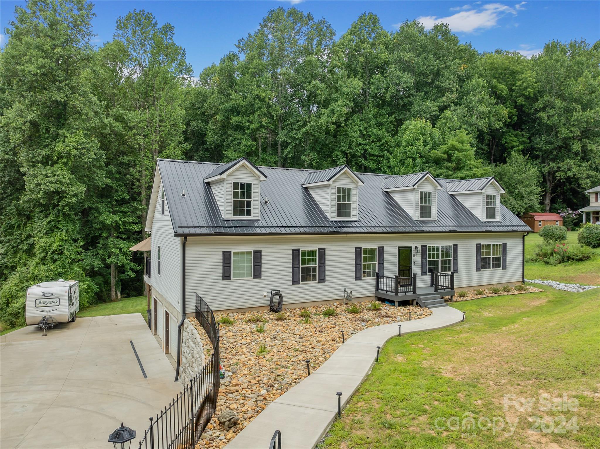 191 Glazener Road Brevard, NC 28712 - Photo 9 of 48 Gallery Image 9