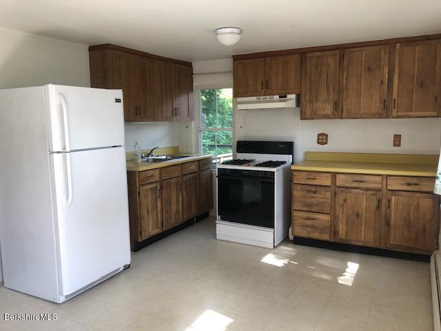 70 North Hoosac Road Williamstown, MA 01267 - Photo 3 of 13 IMG_4527