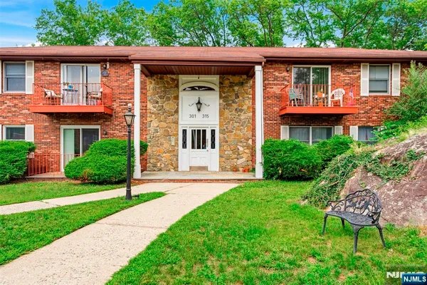 $369,000 | 315 Ringwood Avenue, Pompton Lakes, NJ 07442