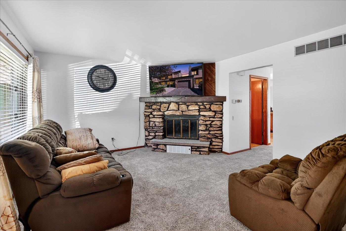 517 Knightsbridge Road Waunakee, WI 53597 - Photo 13 of 61