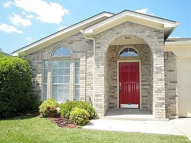 $2,100 | 4233 Fernleaf Drive, Fort Worth, TX 76137