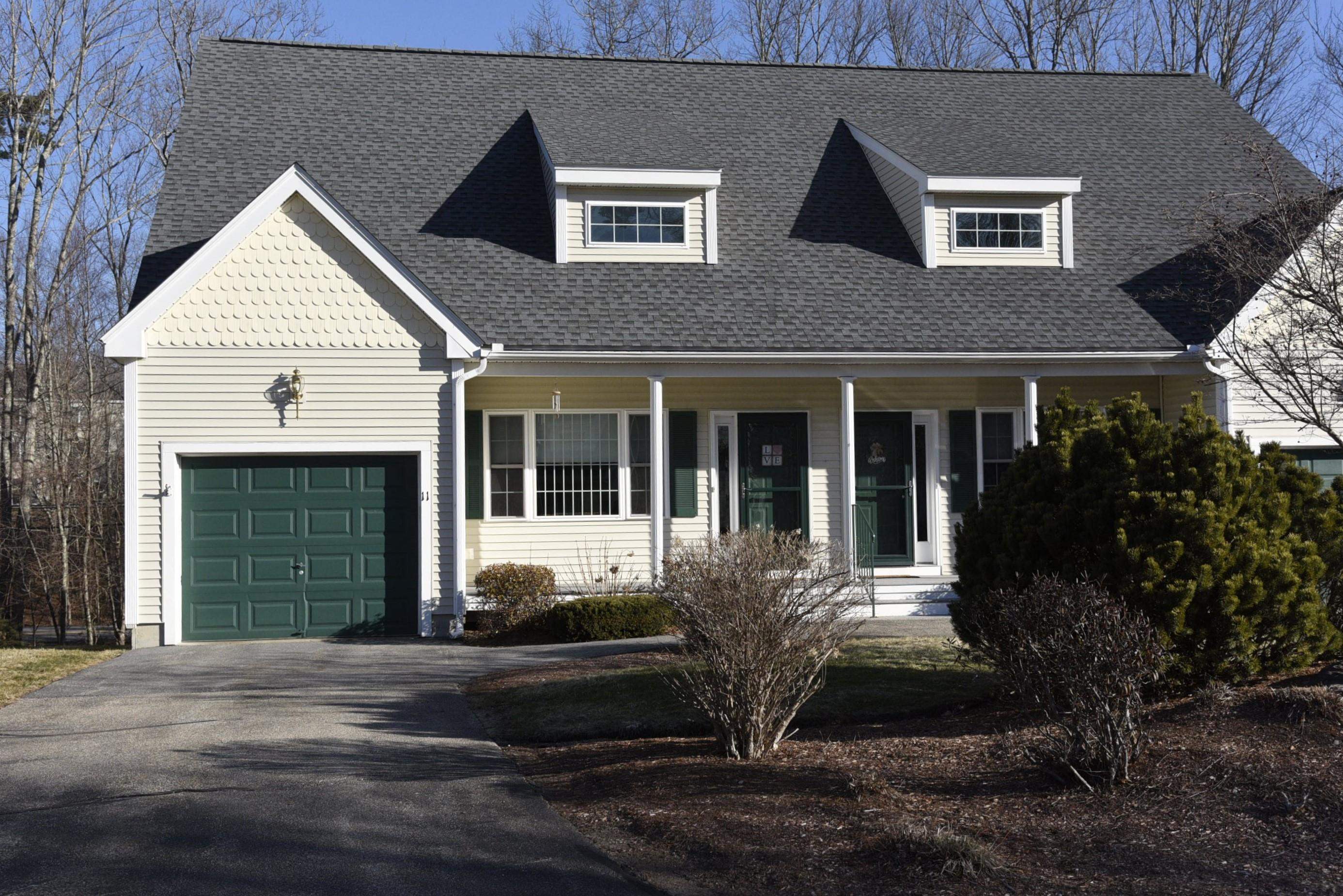 11 Royal Lane Raymond, NH 03077 - Photo 1 of 30