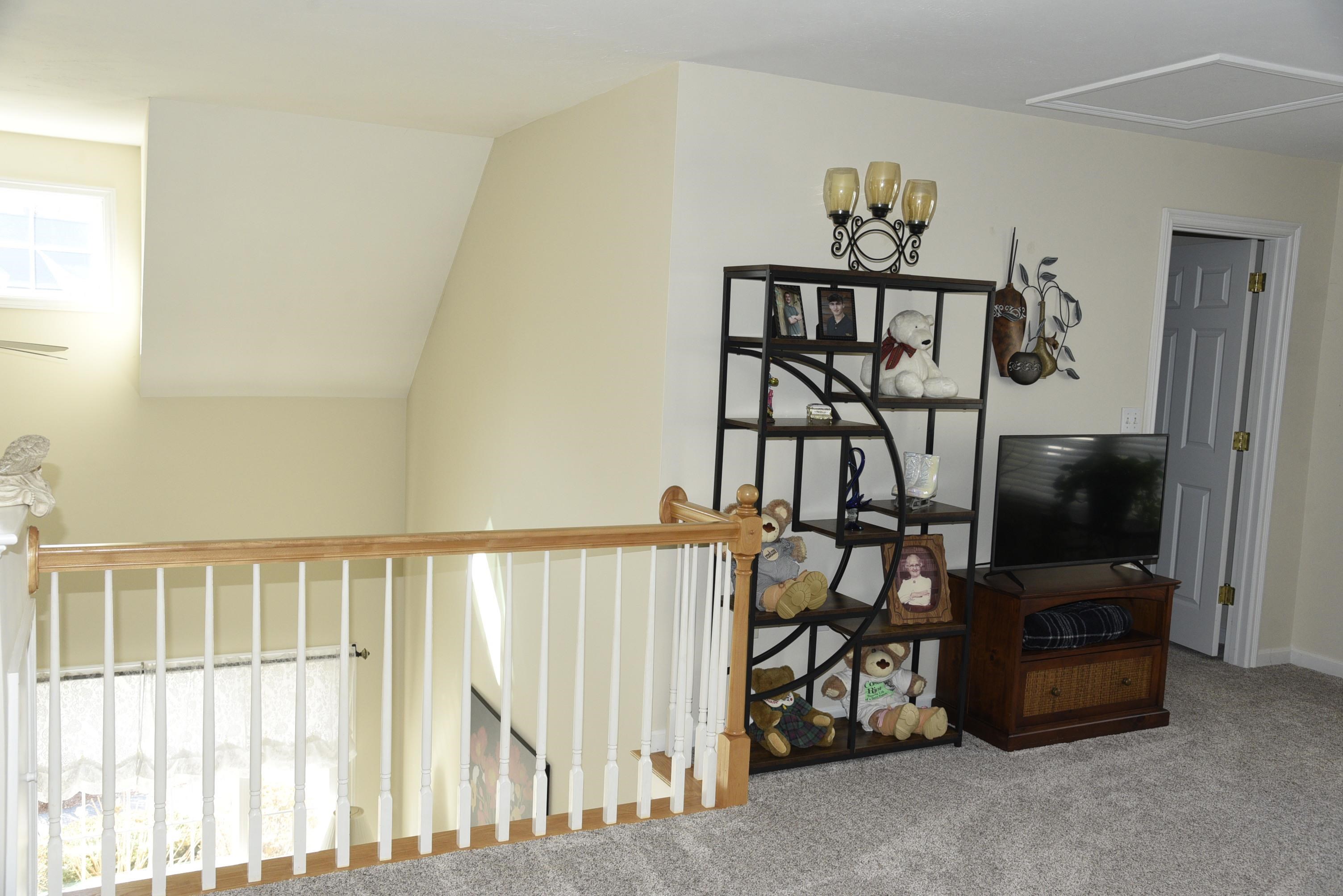 11 Royal Lane Raymond, NH 03077 - Photo 17 of 30