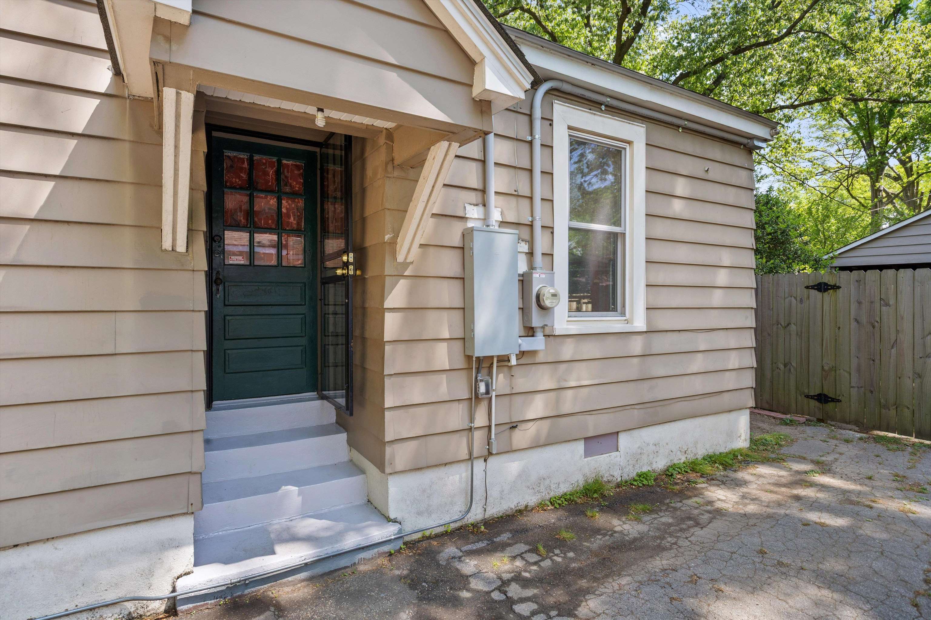 564 Alexander Street Memphis, TN 38111 - Photo 21 of 30 a view of front of house with a window