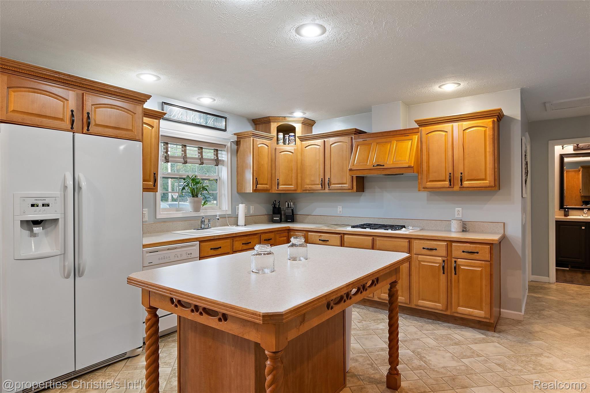 54019 County Line Road New Baltimore, MI 48047 - Photo 8 of 31 54019 County Line-19.jpg
