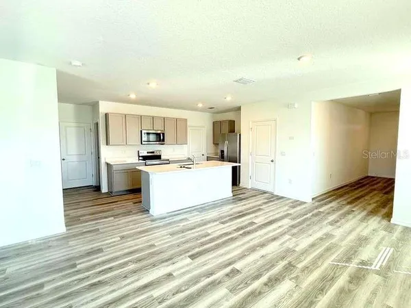 $3,200 | 32893 Osprey Peak Way, San Antonio, FL 33576