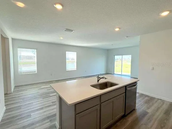 $3,200 | 32893 Osprey Peak Way, San Antonio, FL 33576