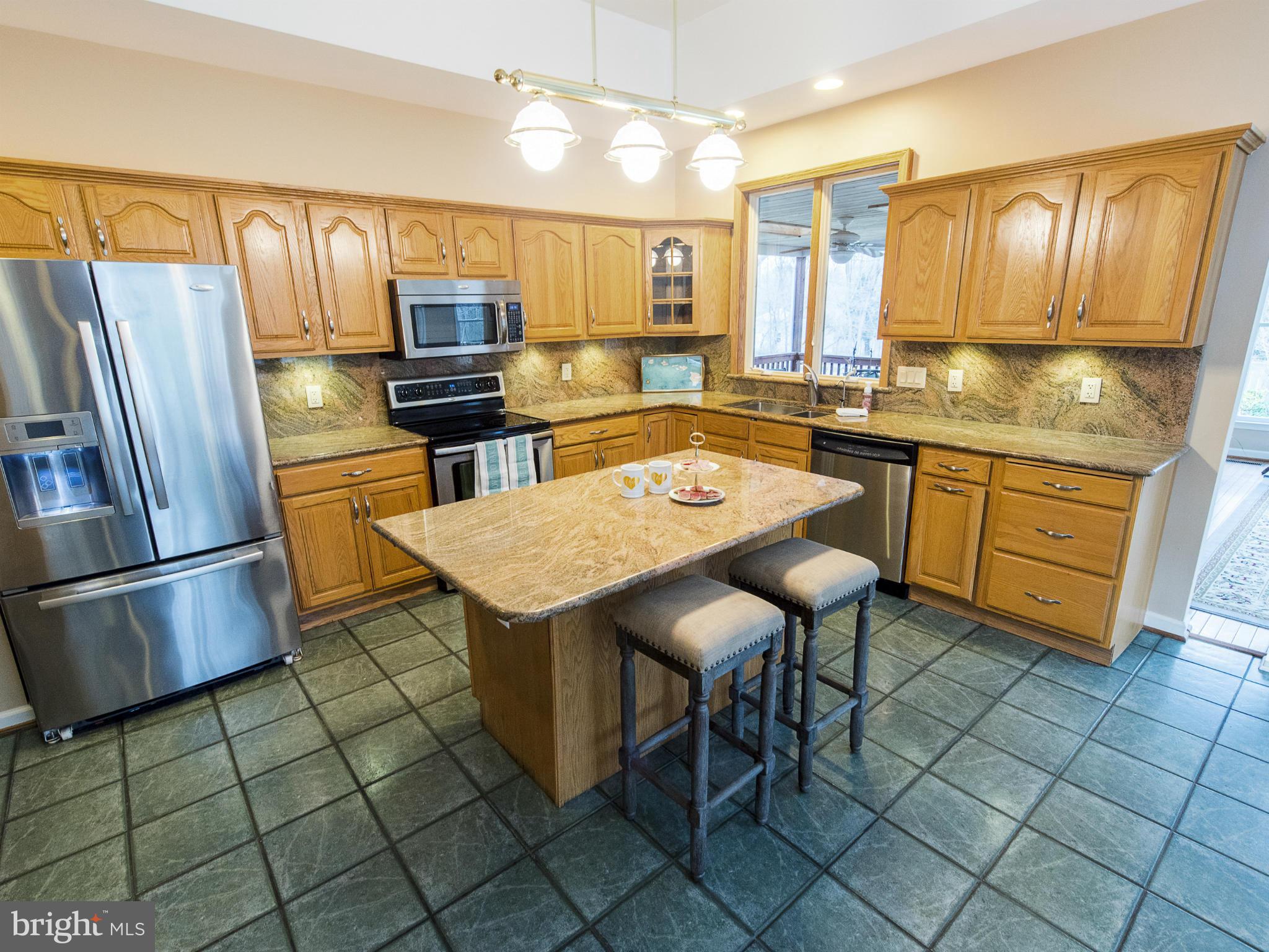 7735 Water Oak Point Road Pasadena, MD 21122 - Photo 9 of 30 Kitchen