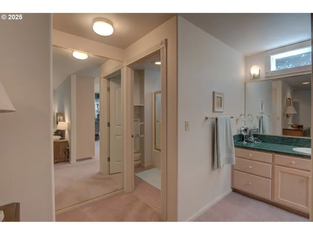 a picture of a bathroom