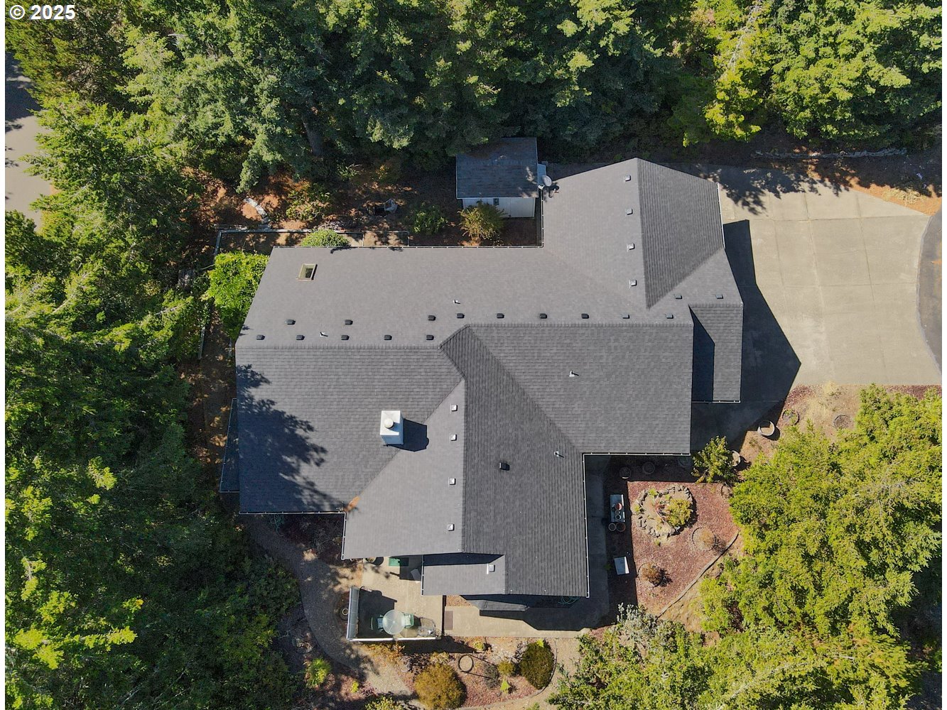 87630 Woodmere East Florence, OR 97439 - Photo 24 of 25 an aerial view of a house with yard