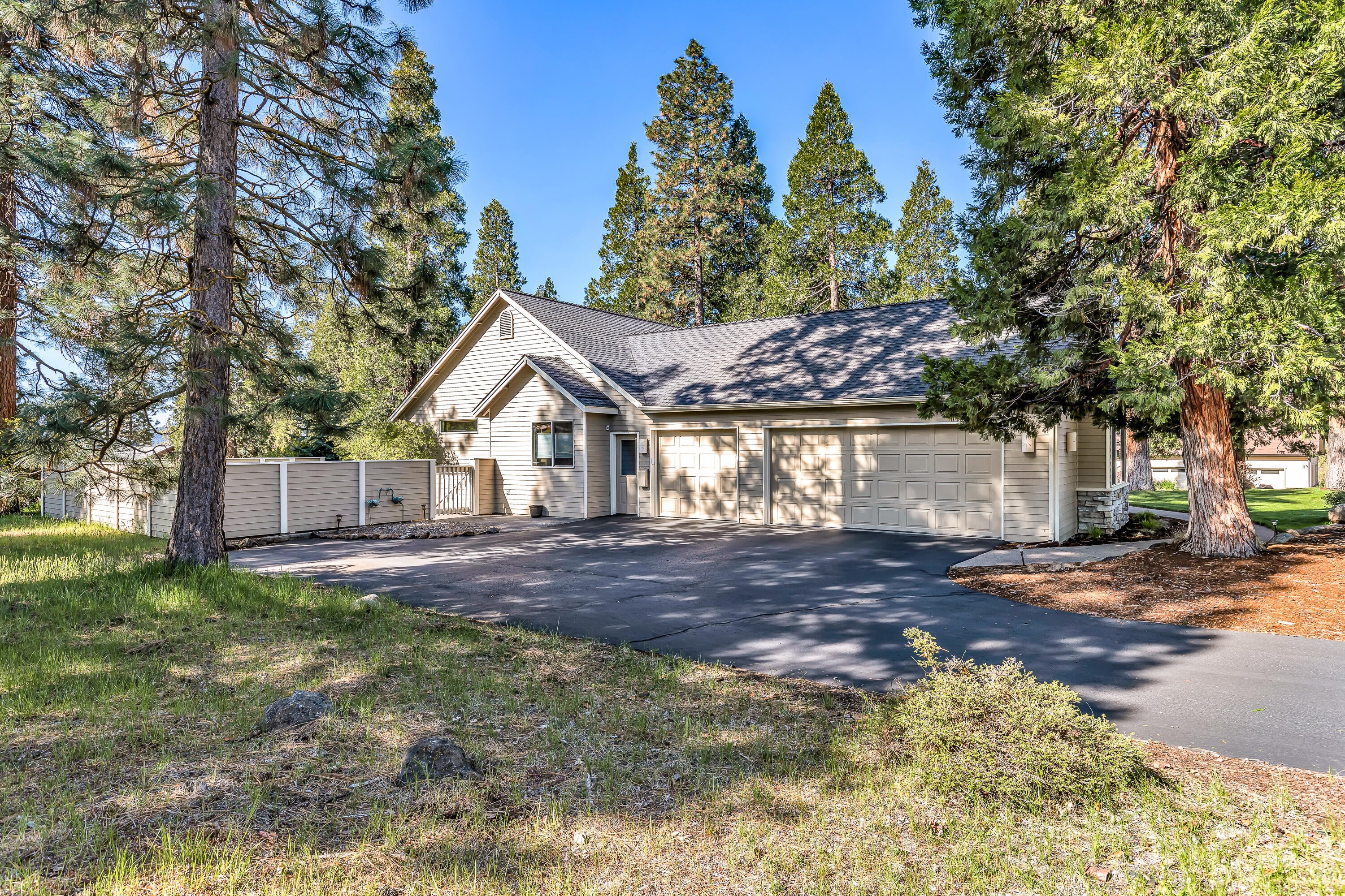 6133 Cooper's Hawk Road Klamath Falls, OR 97601 - Photo 38 of 38 9R9A5720