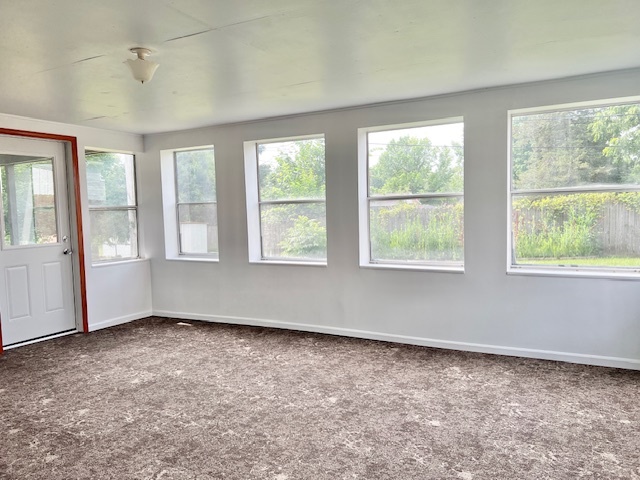 320 Prospect Street Dixon, IL 61021 - Photo 17 of 23 an empty room with windows