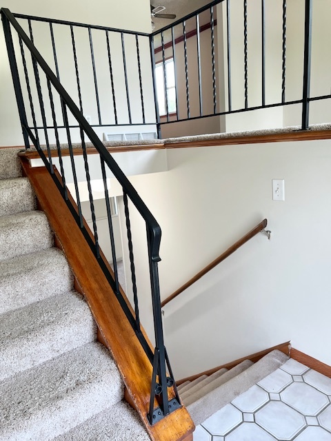320 Prospect Street Dixon, IL 61021 - Photo 6 of 23 a view of entryway