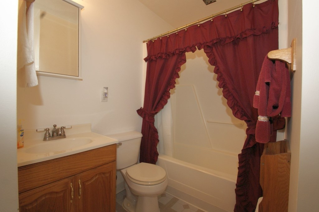 616 Oxford Road Valparaiso, IN 46385 - Photo 14 of 30 Gallery Image 14