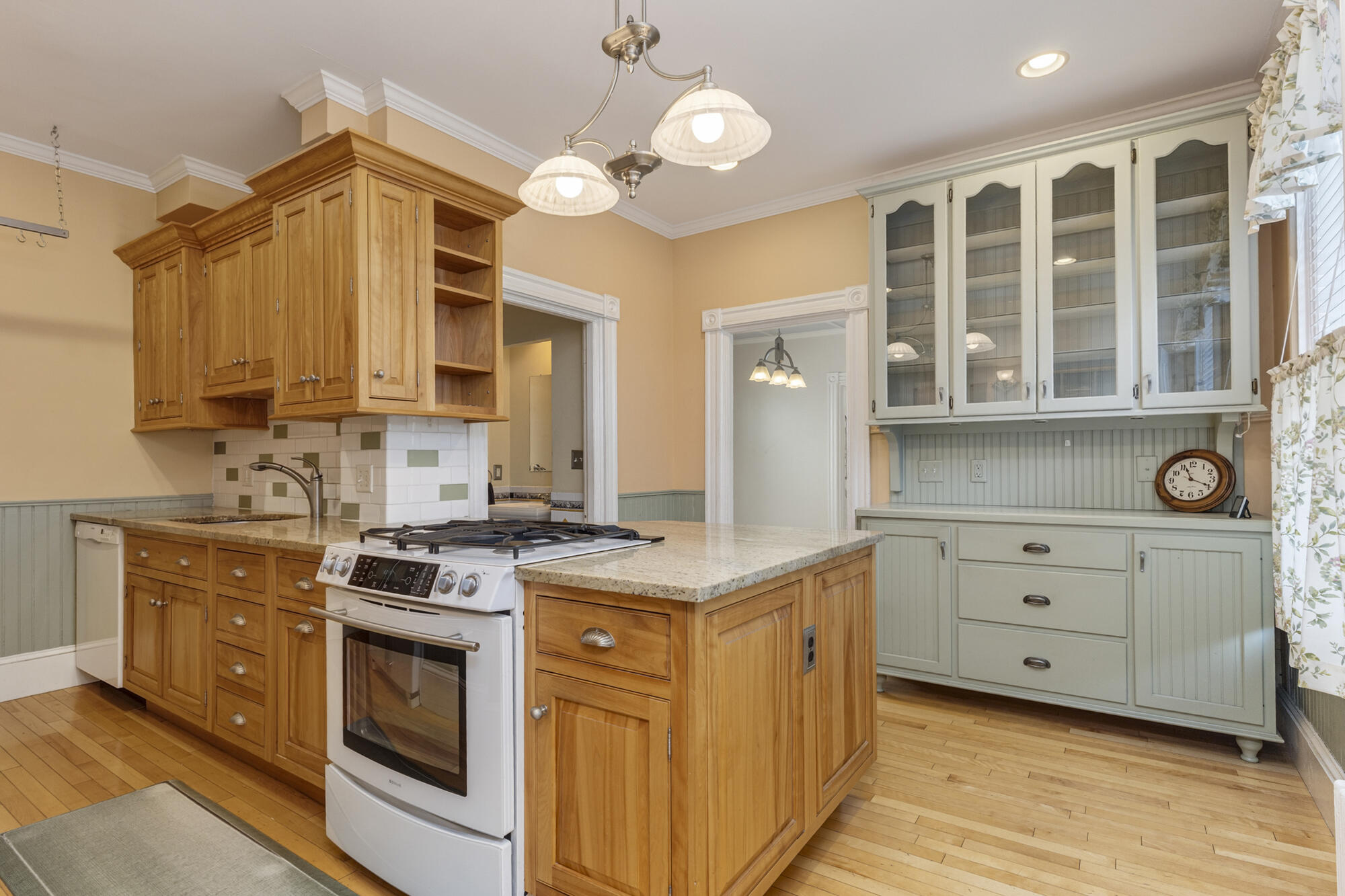 259 Spring Street Portland, ME 04102 - Photo 16 of 71 259 Spring_W5_29