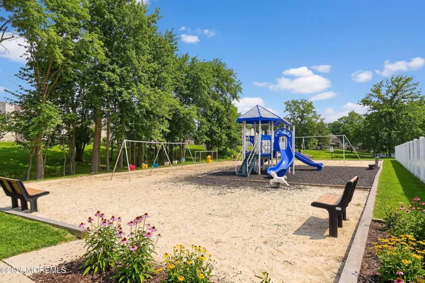 $3,300 | 280 Fairfield Place, Morganville, NJ 07751