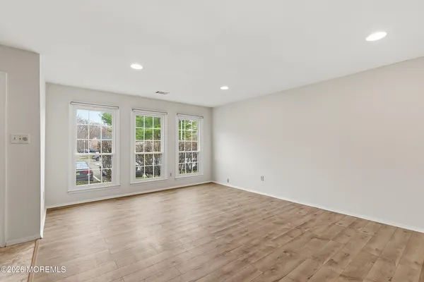 $3,300 | 280 Fairfield Place, Morganville, NJ 07751