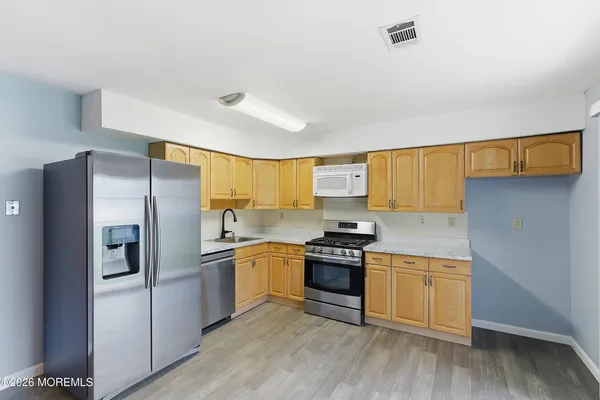 $3,300 | 280 Fairfield Place, Morganville, NJ 07751