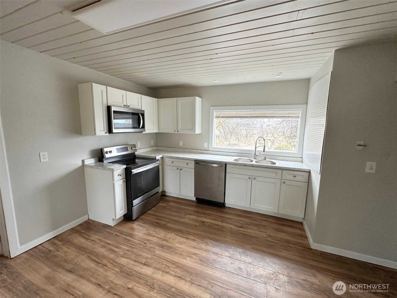 3003 East Bridgeport Avenue Spokane, WA 99207 - Photo 5 of 21