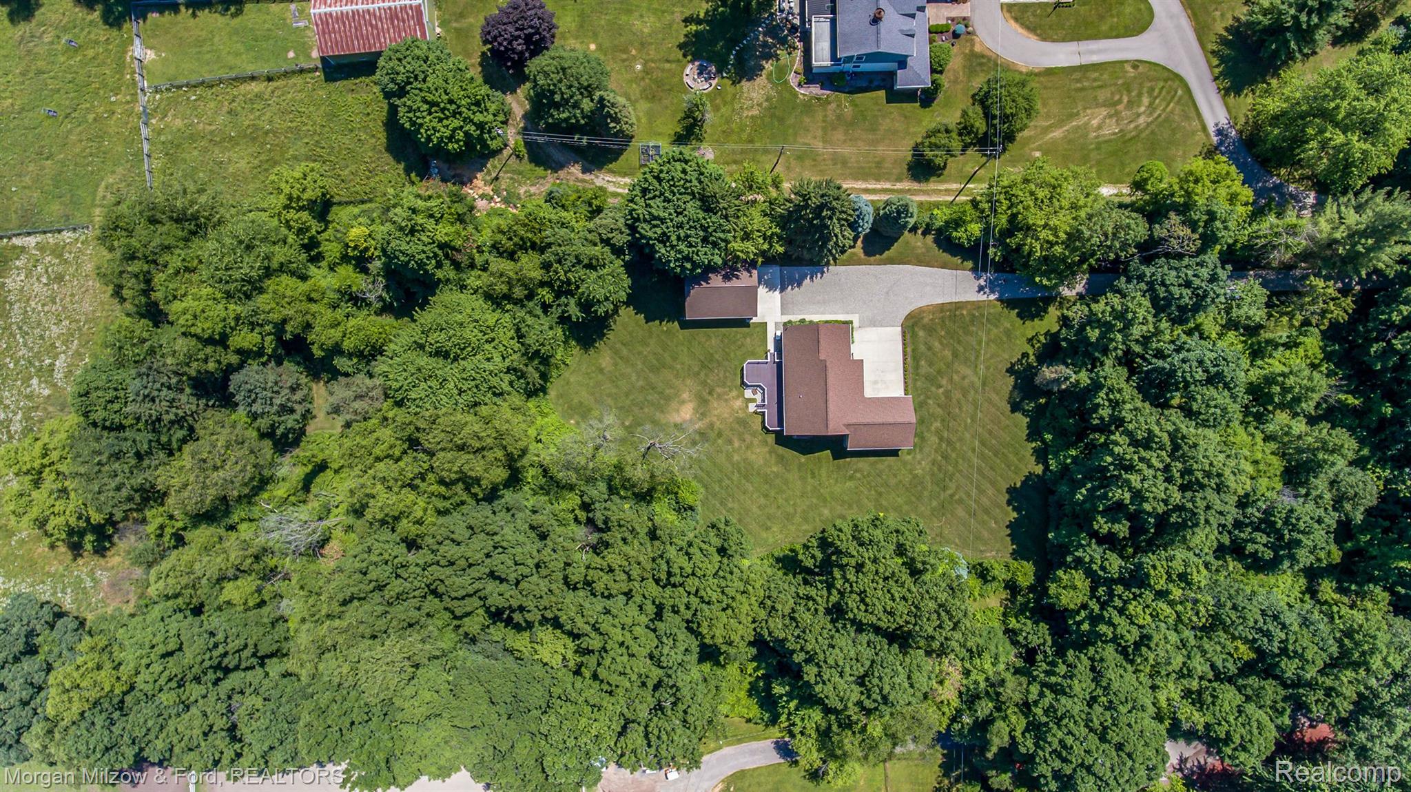 9647 Hadley Road Clarkston, MI 48348 - Photo 28 of 31 A view from above