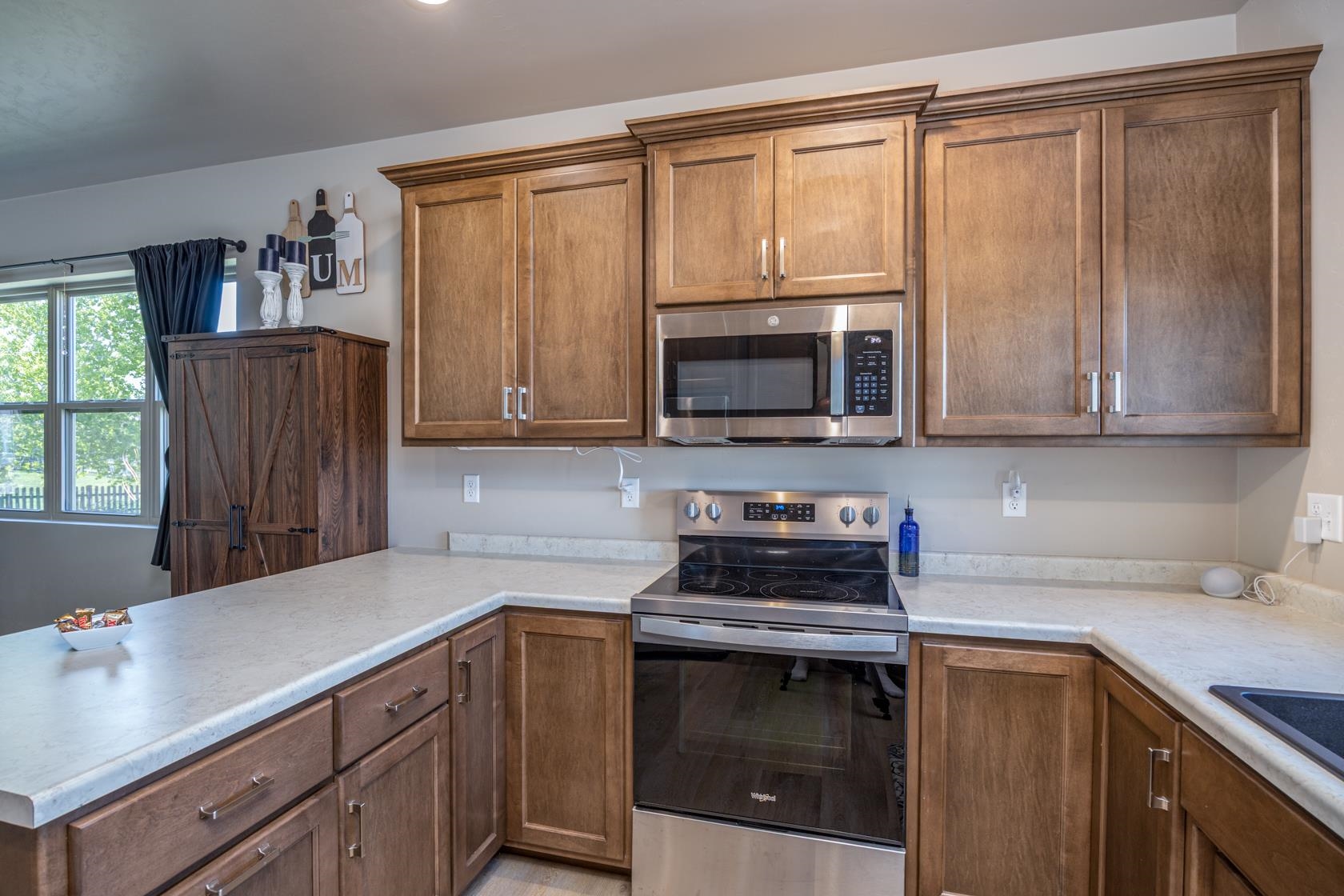 N9339 Gemstone Court Appleton, WI 54915 - Photo 9 of 34