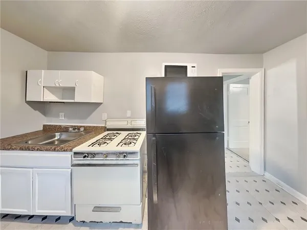 $749 | 946 Ira Street Southwest, Atlanta, GA 30310